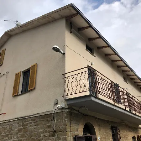 Holiday home Gli Ulivi Gualdo Tadino Uniquement De Samedi A Samedi Lits Pour 10 Personnes Pieve di Compresseto